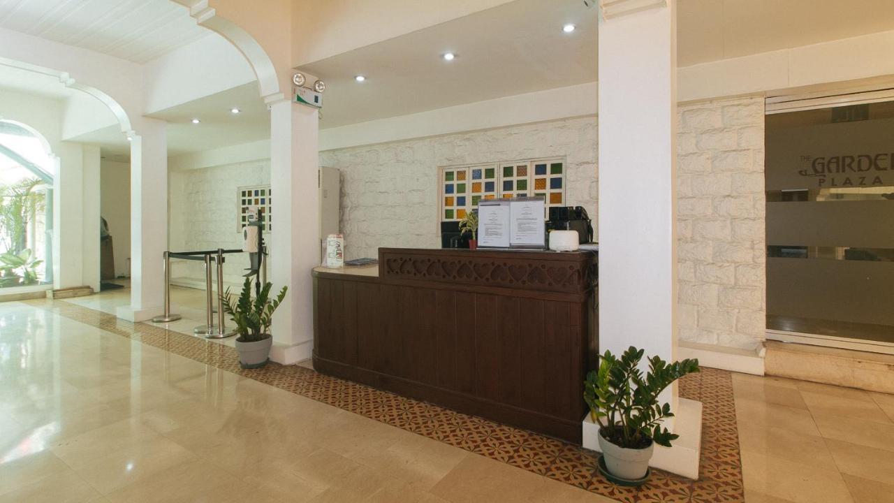 Garden Plaza Hotel Манила Экстерьер фото